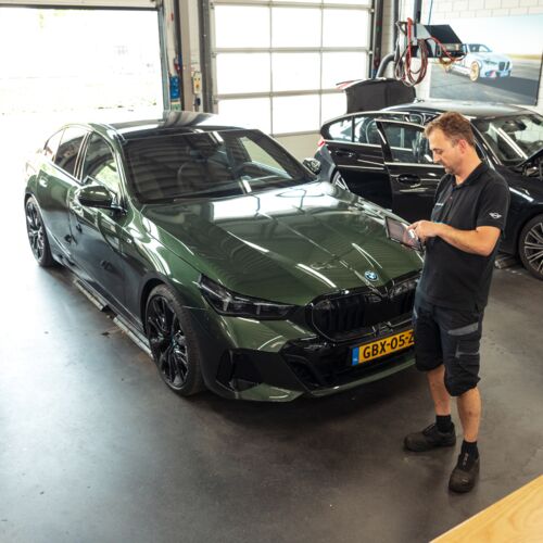 Matty Kater, autotechnicus bij De Maassche BMW/MINI Venlo